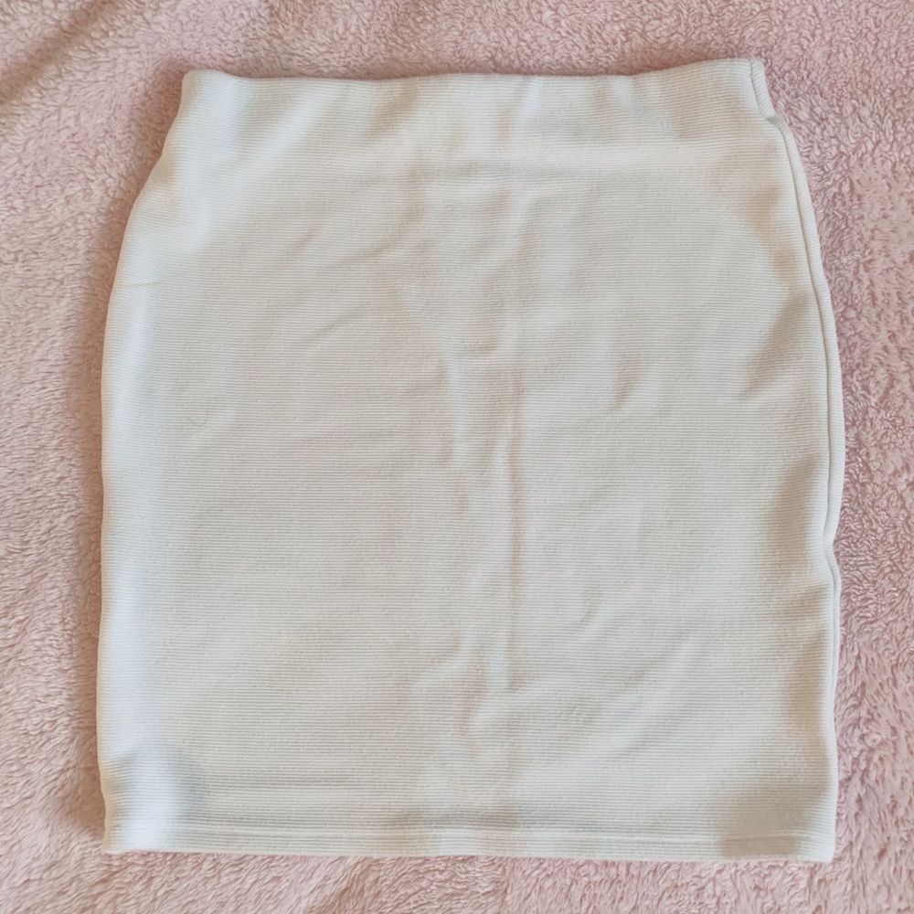 White pencil skirt